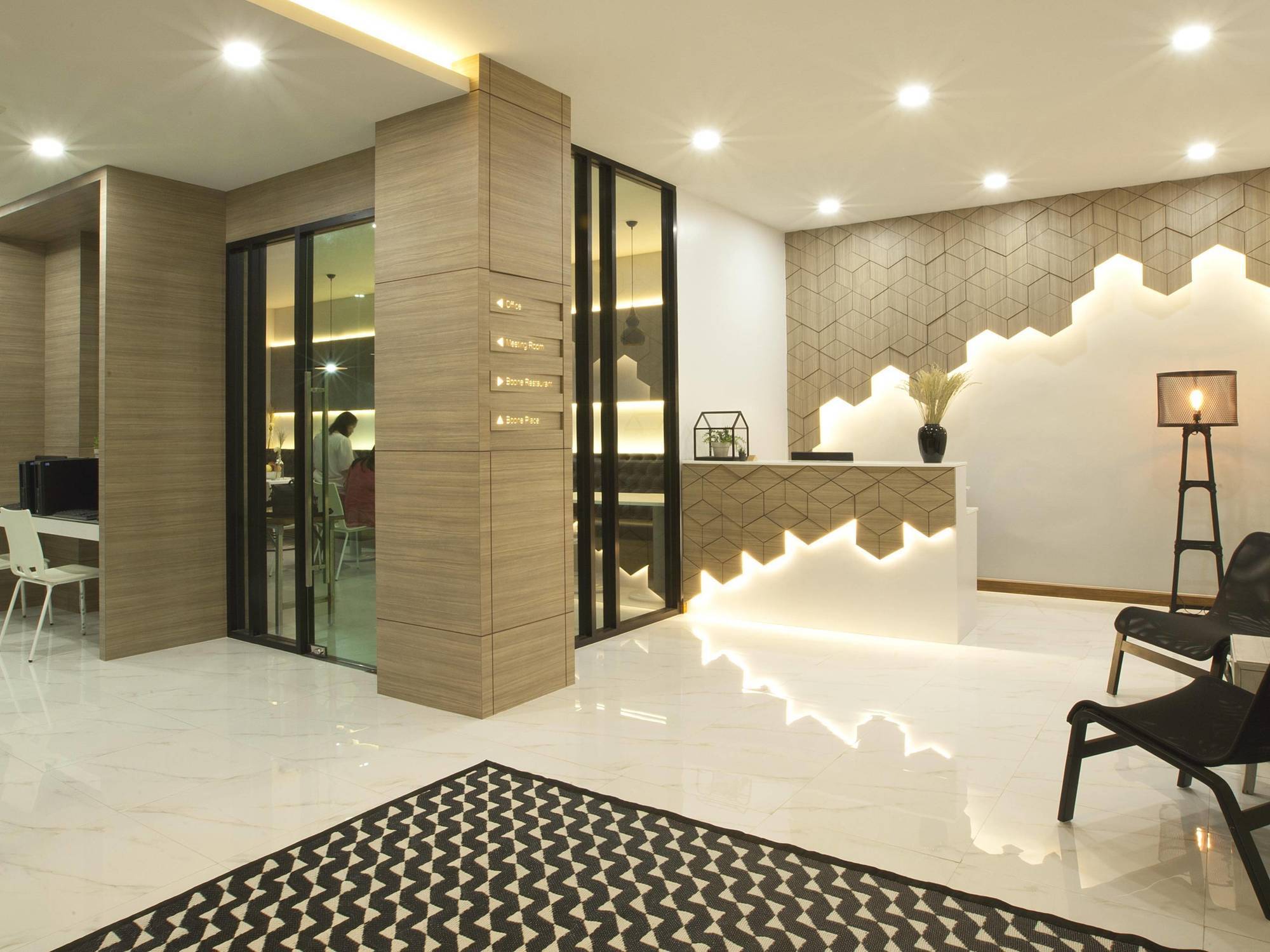 Boone Place Bangkok Exteriör bild