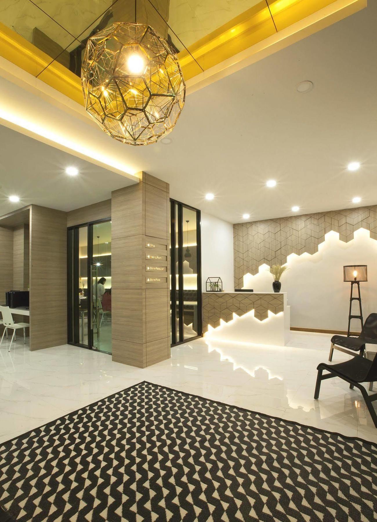 Boone Place Bangkok Exteriör bild