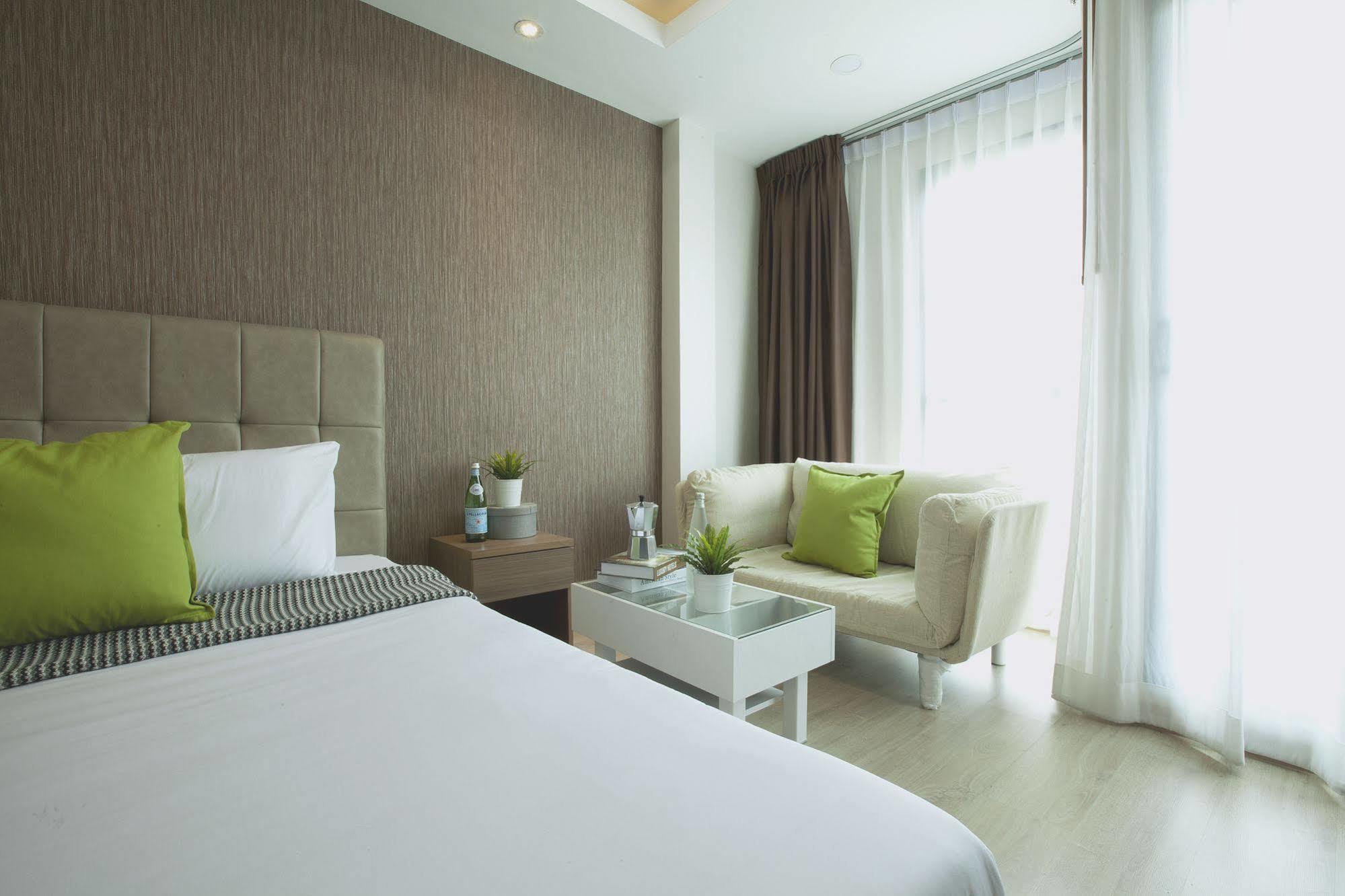 Boone Place Bangkok Exteriör bild